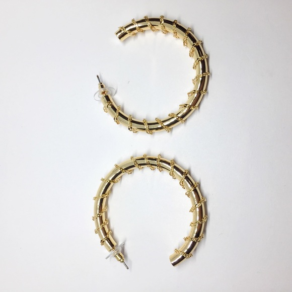 NWT Anthropologie gold hoop earrings - Picture 4 of 5